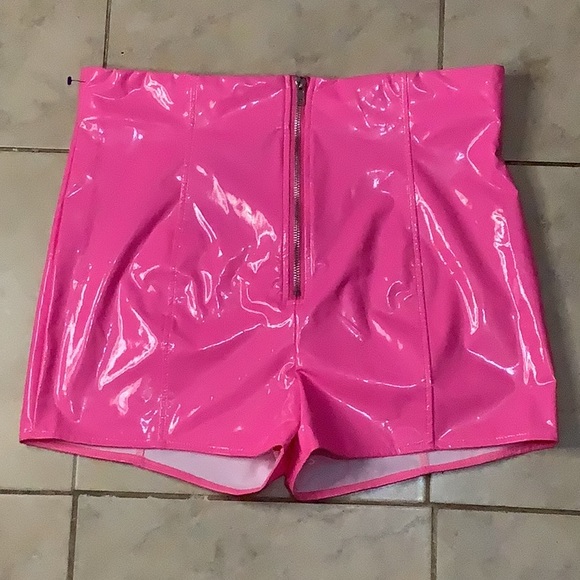 Fashion nova sexy shorts 💗❤️‍🔥 - Picture 4 of 7